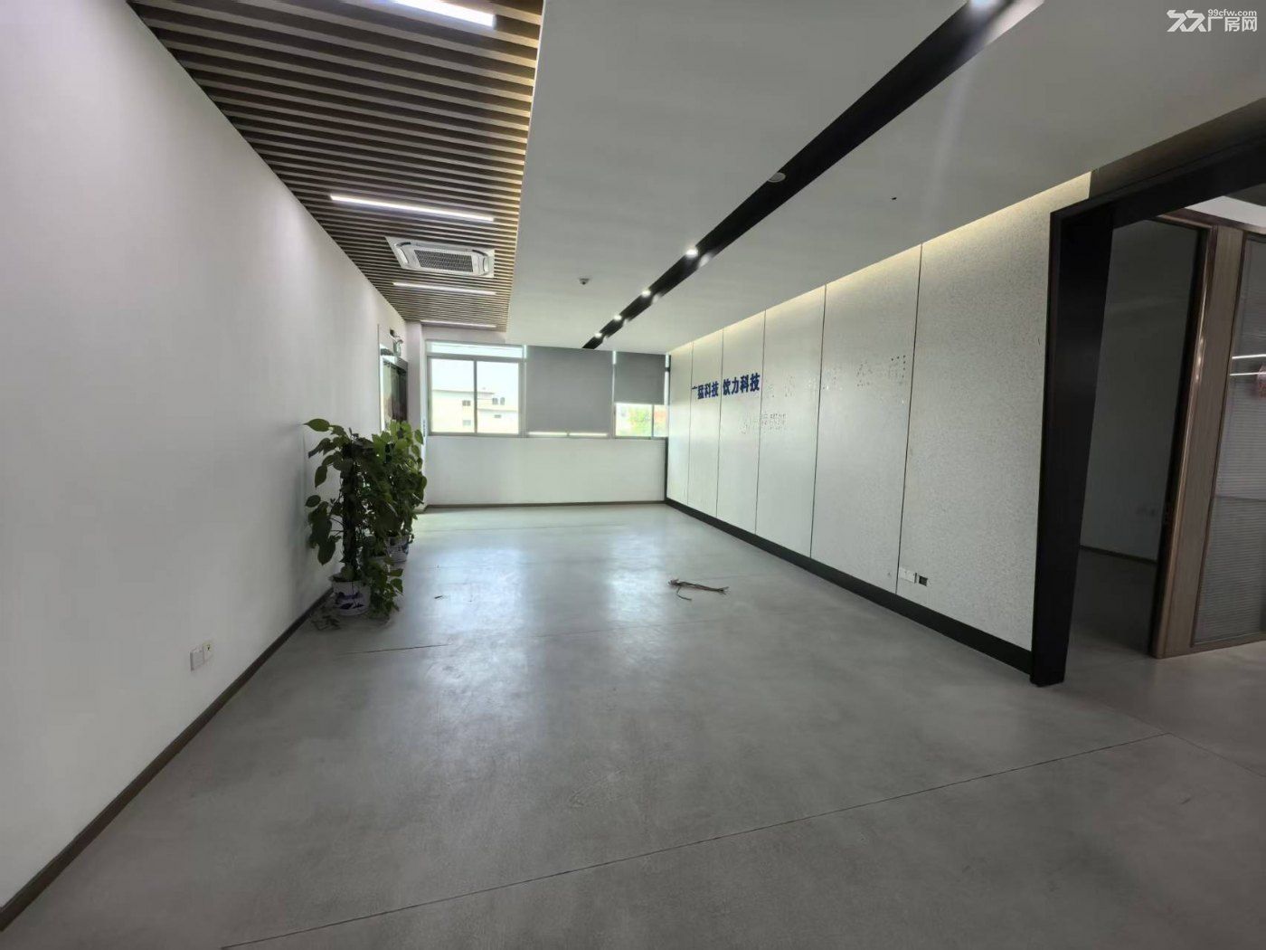 龙华大型工业区一二楼5200平厂房出租 - 4