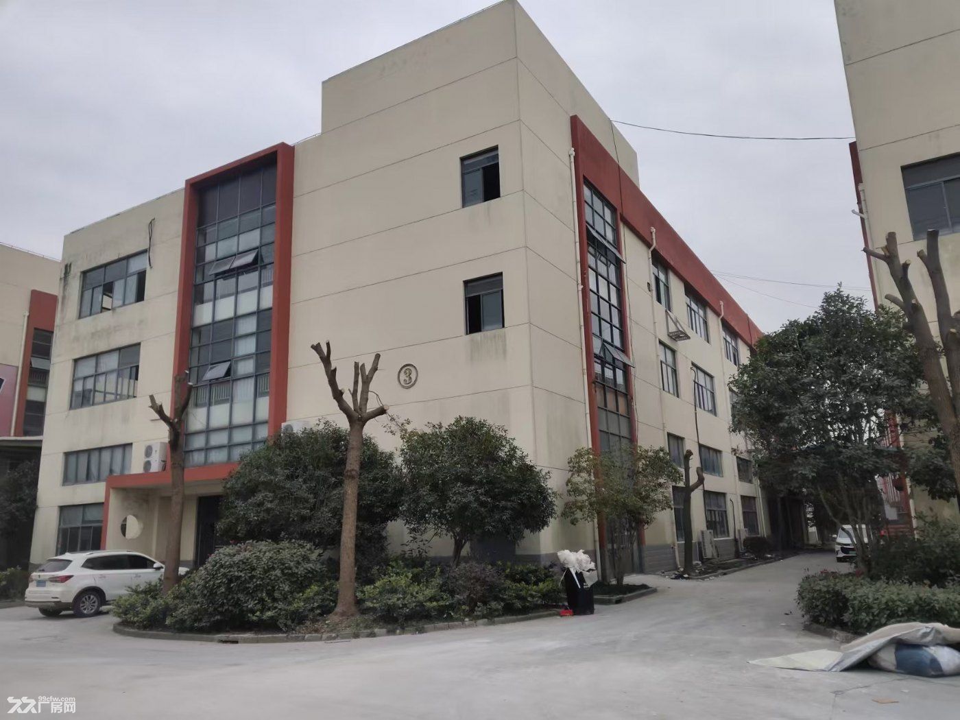 一手房东直租，底楼1.1元整租更优惠，104板块产证齐全，有货梯，紧邻高速公路 - 2