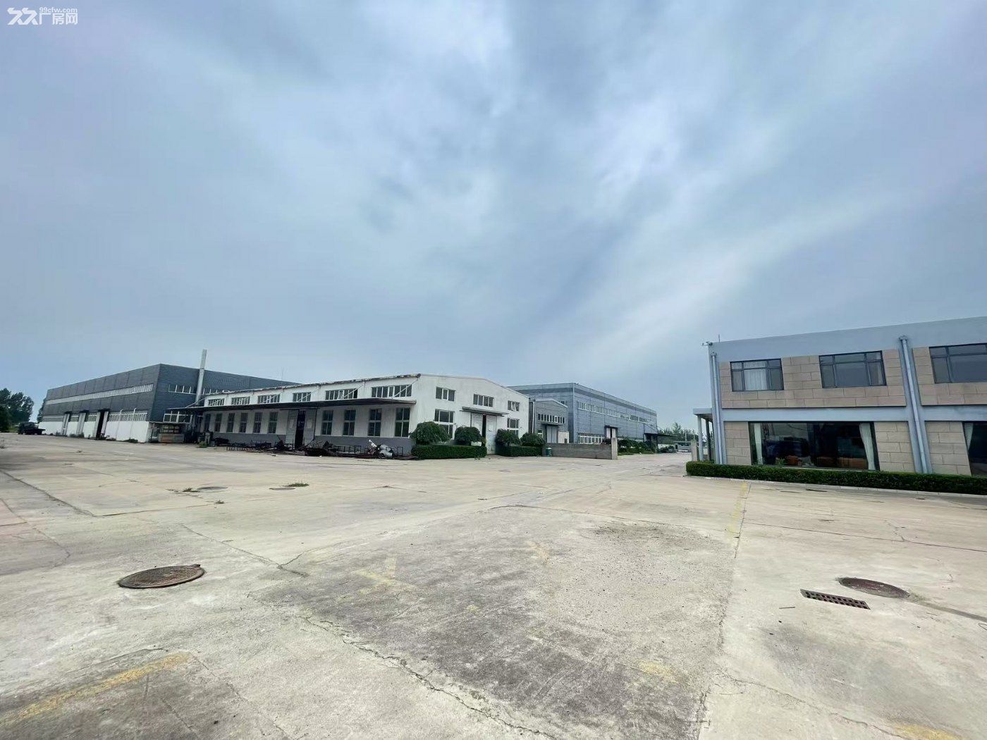 紧邻高速口，机场，火车站，港口