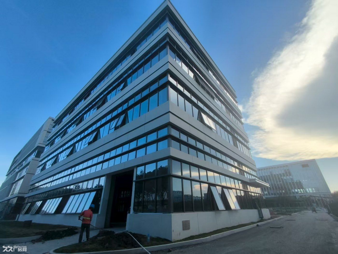 闵行浦江,高端厂房办公组装生产 实验研发 1000平随时看房 - 4