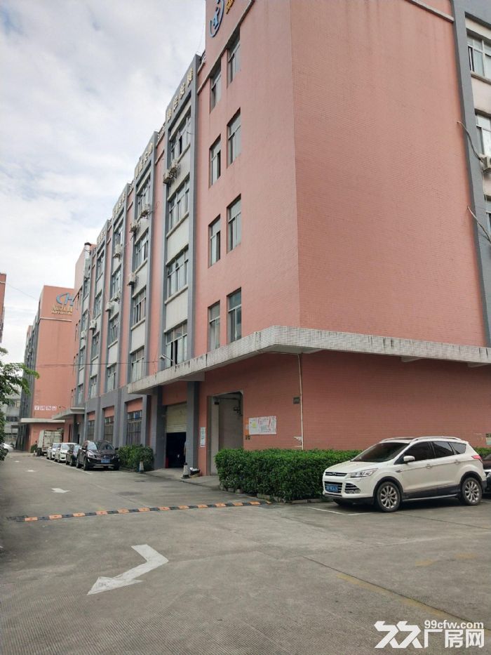 番禺区石基标准工业园厂房,现出租2楼1200方,租金便宜,带装修!