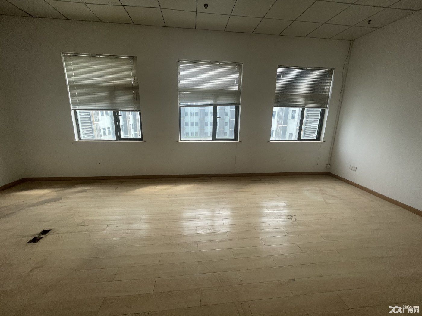横店 厂房低价出租 地铁口 可分租 房东直租 - 2