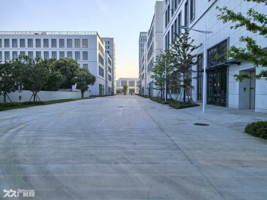 全新花园装修厂房出租中,载重1吨,非中介