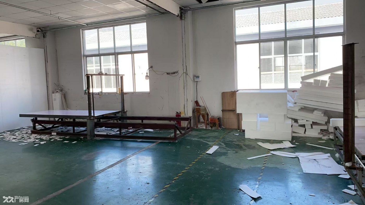 大方桥老小学厂房可当仓库