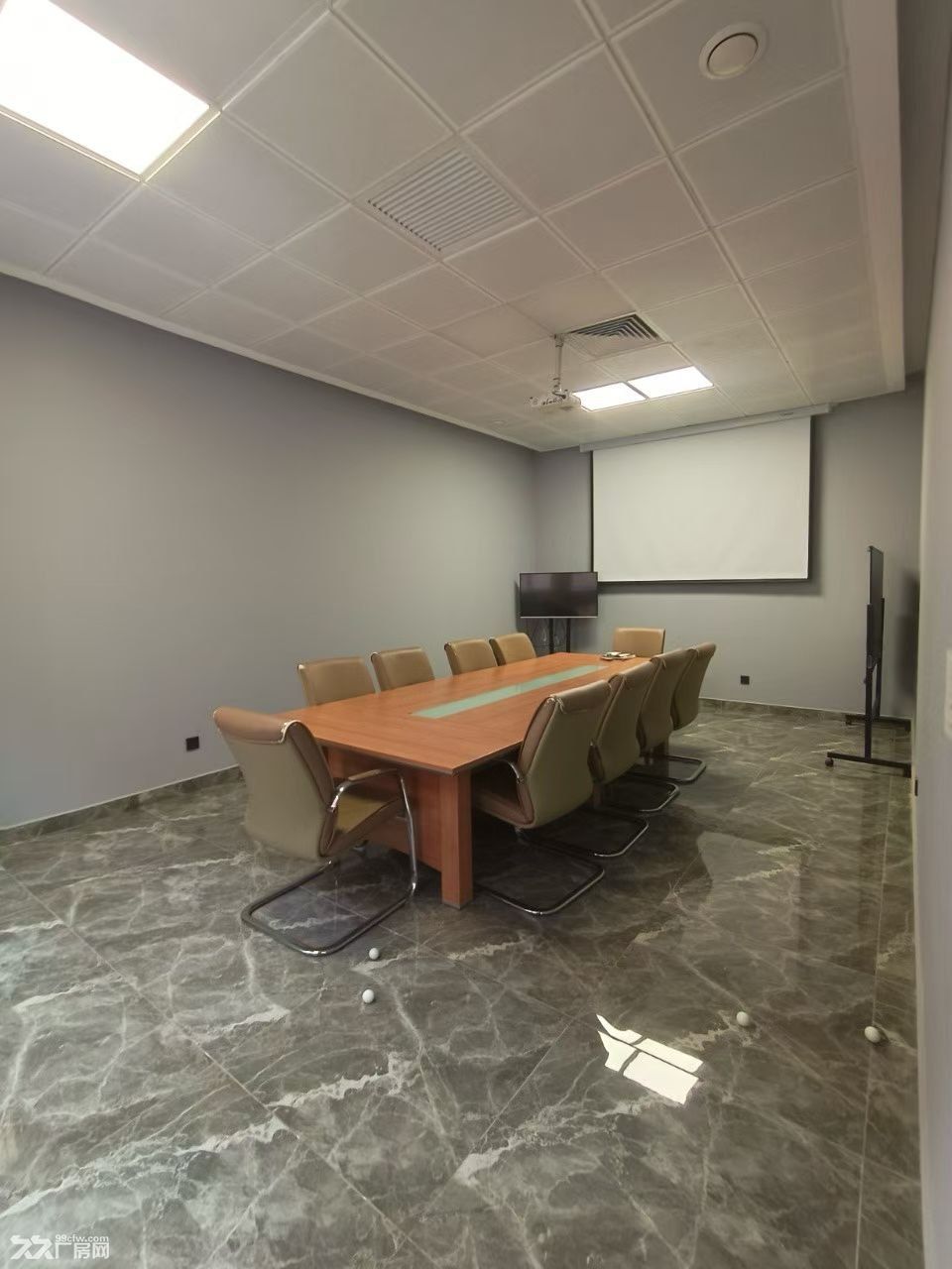 大兴长子营工业园区 精装565平带地暖 办公展示生产研发均可 - 3