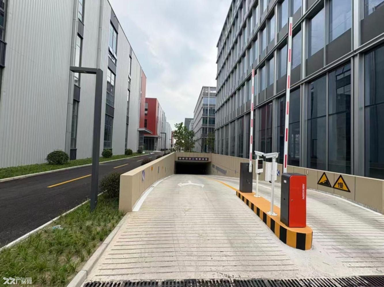 出租浦东曹路全新高标厂房 - 8
