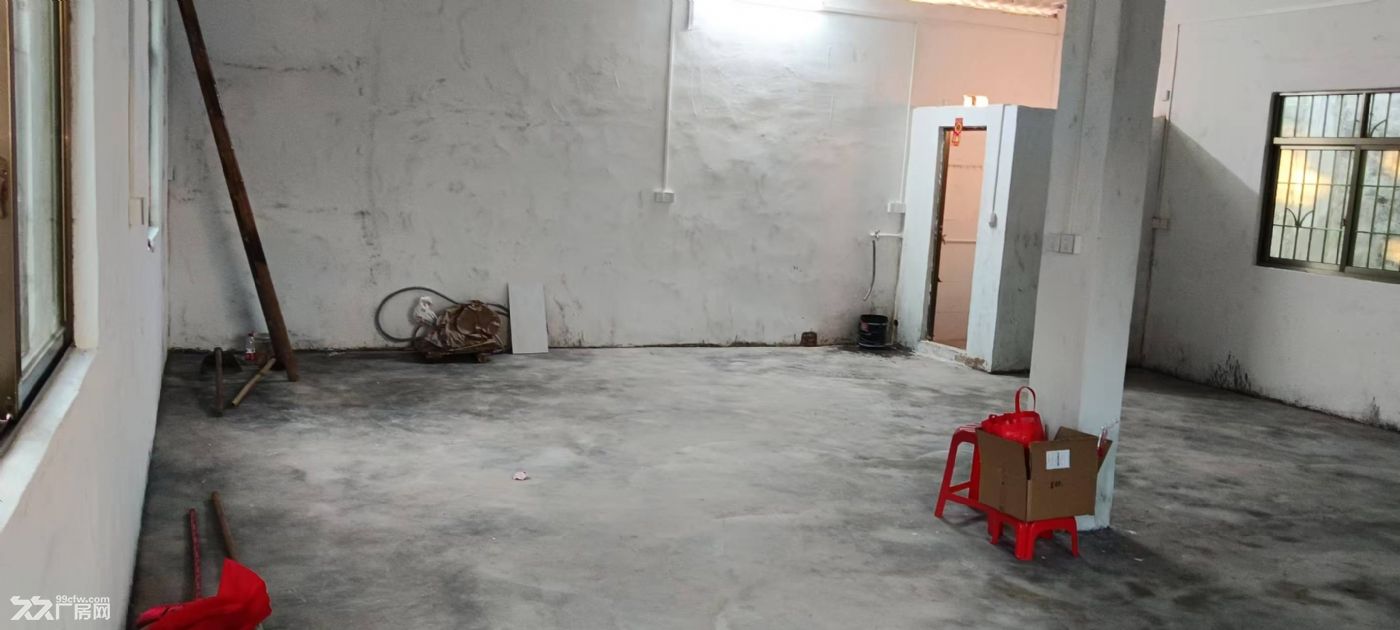 新兴县城小厂房小仓库出租