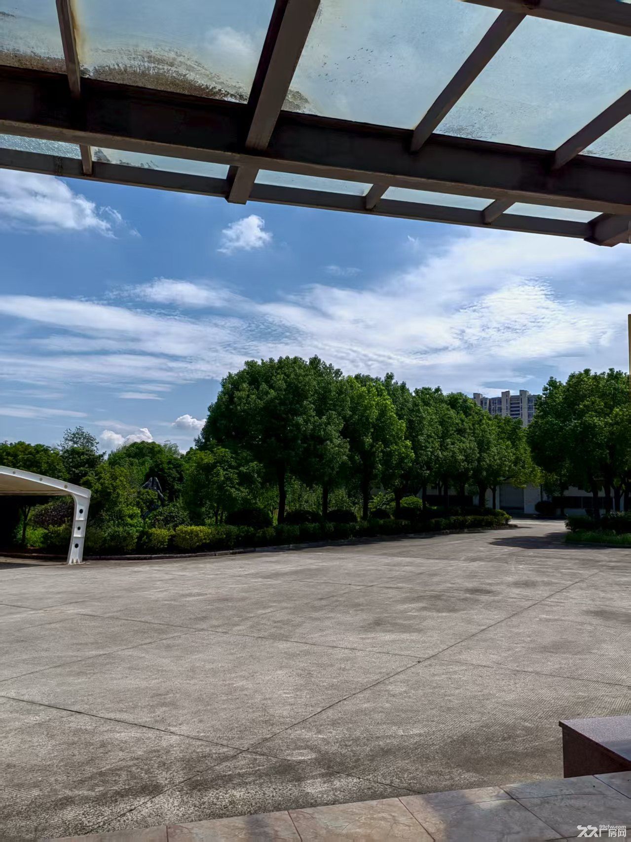 卧龙湖地铁站口出站口,厂房研发楼出租 - 6