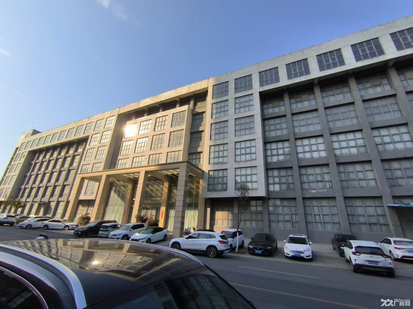 出售合肥市区独栋大楼工业厂房面积10000多平,单价低位置好 - 3
