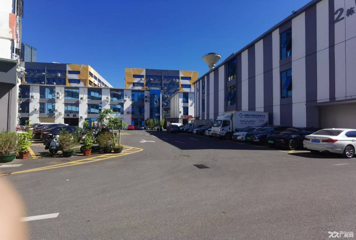 坂田地铁口一楼350平厂房出租