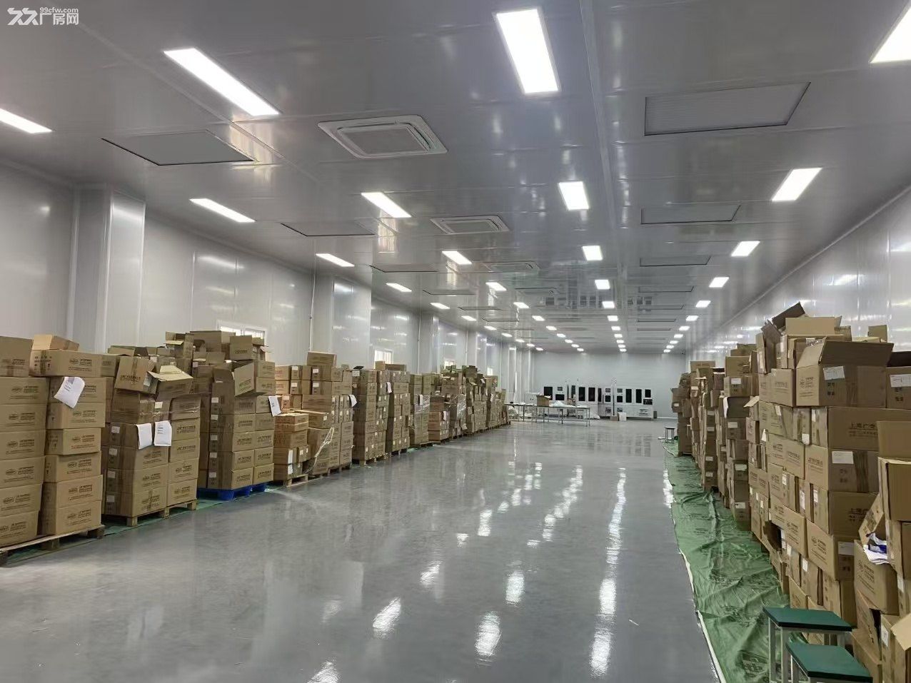 嘉定华亭工业区一楼1900平米厂房出租，可分租