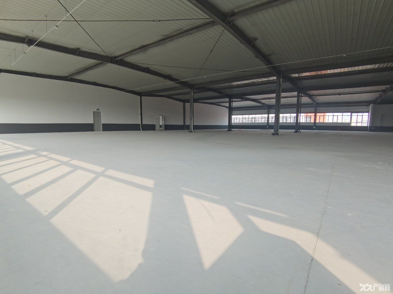出租空港经济区现房精装修厂房和办公楼,面积2000-13000㎡ - 2
