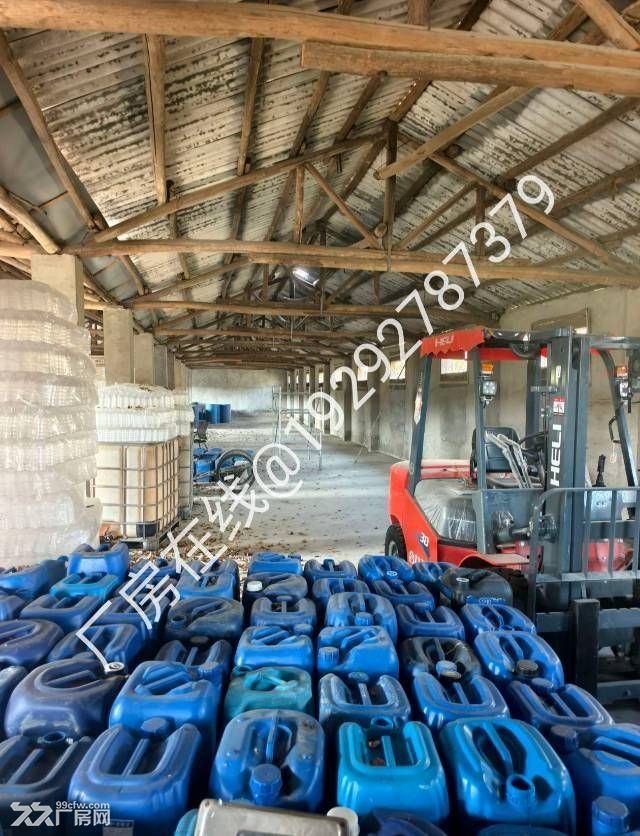 江夏东湖高新独门独院，院内空地充足，方便车辆进出与货物堆放