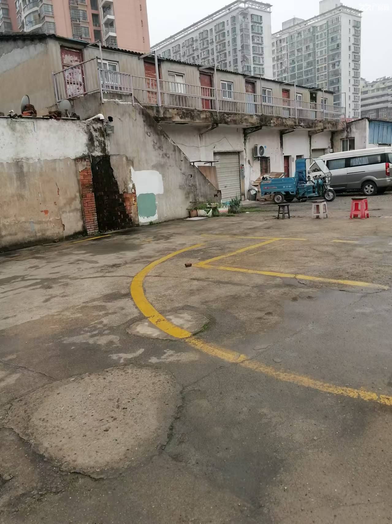 舵落口大市场旁房屋及场地出租 - 2