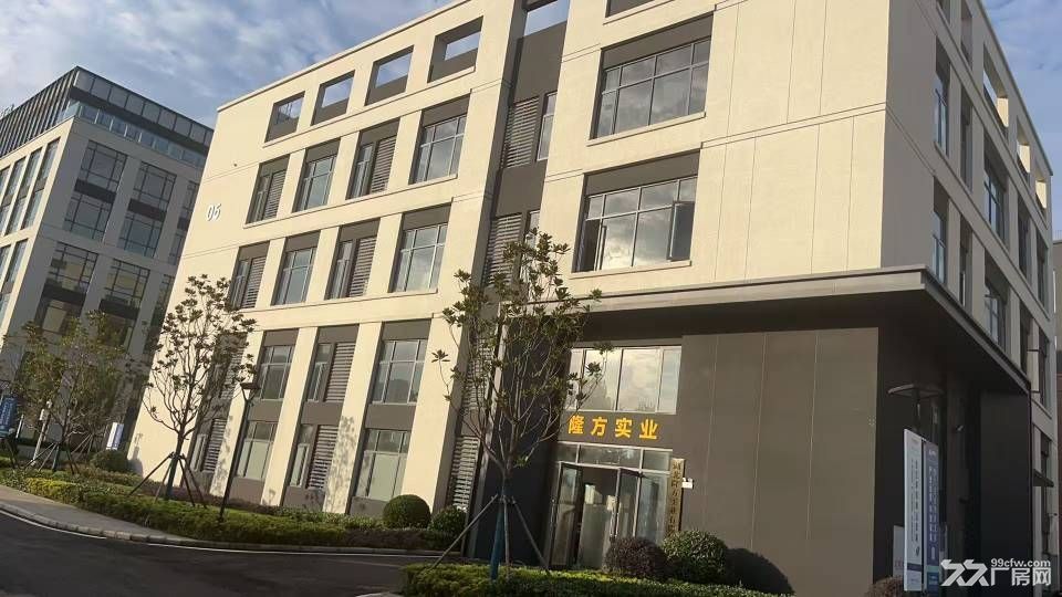 汉口北园区厂房三层全新厂房单层800㎡出租