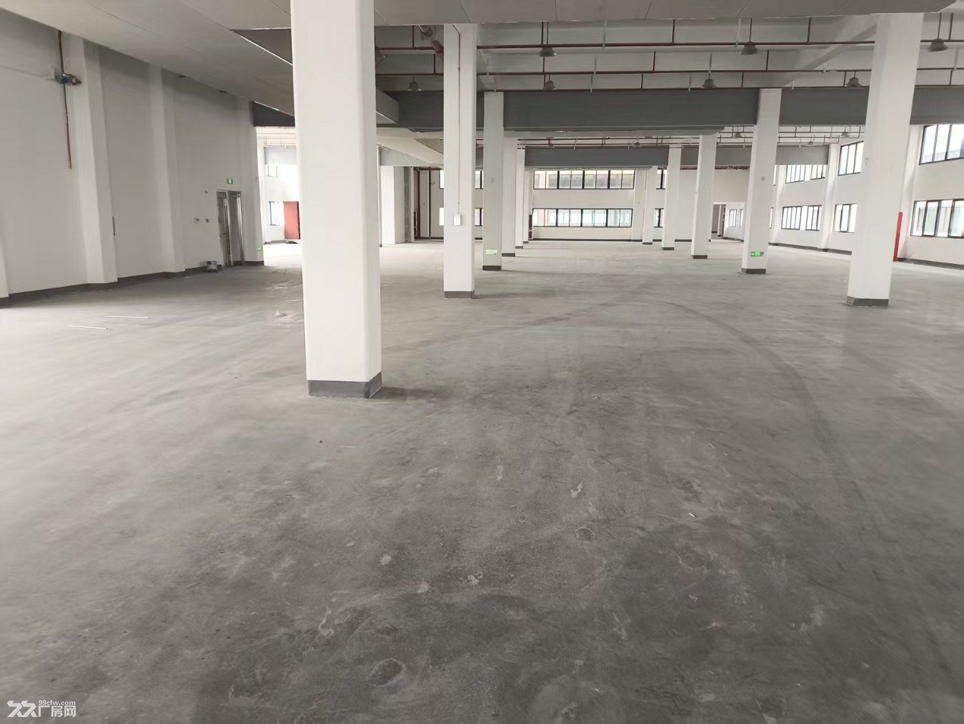 模具城高标准工业园1到8层每层2500平 原房东可分租承重2吨 - 5