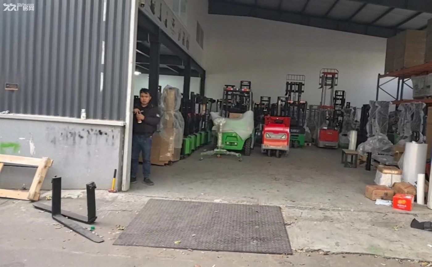 物业招租:赵巷镇崧春路203号独院厂房960平方出租带精装修办公室