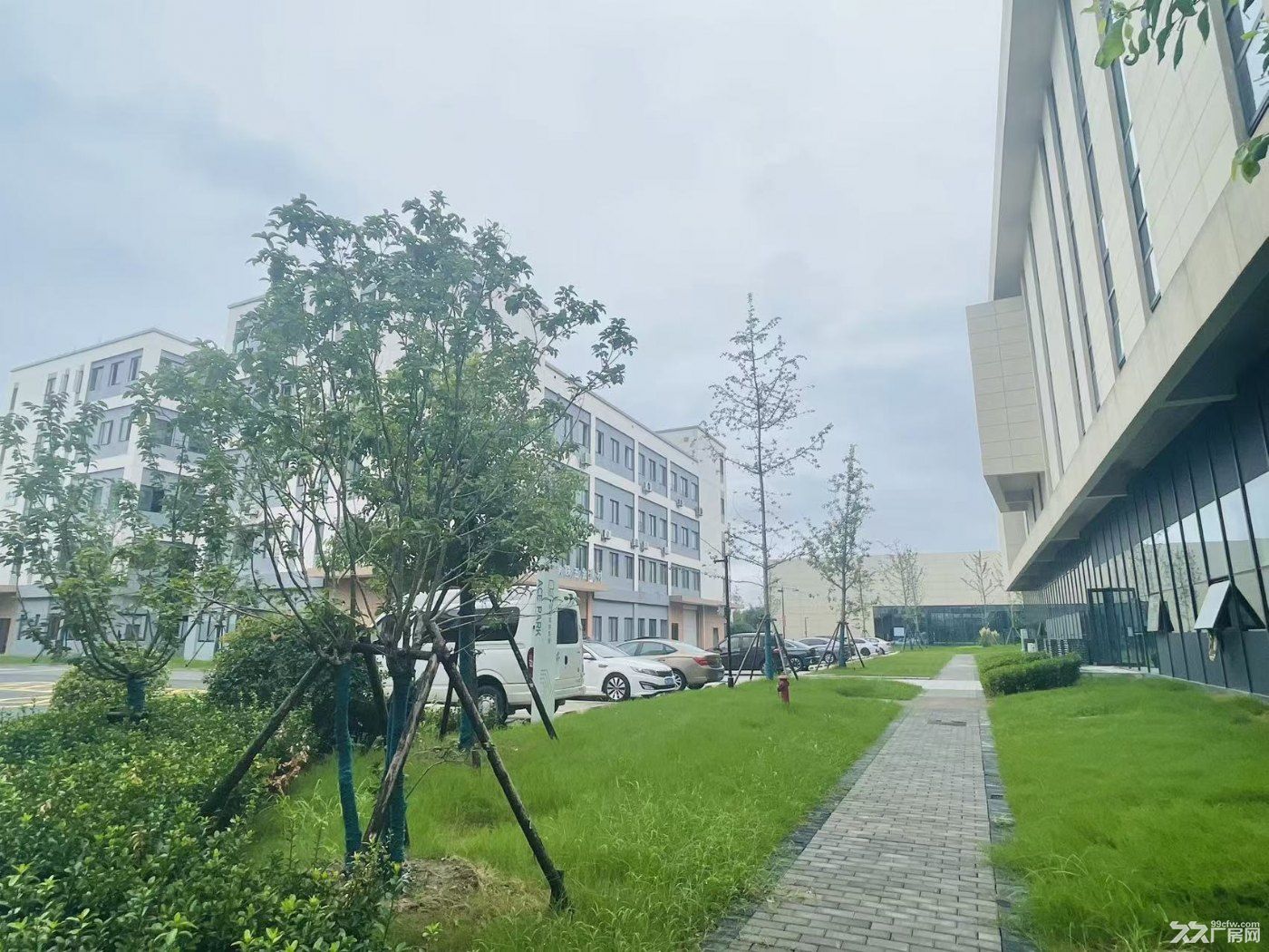 六合江北快速路旁厂房出租!小户型大户型都有,7元/平起! - 2