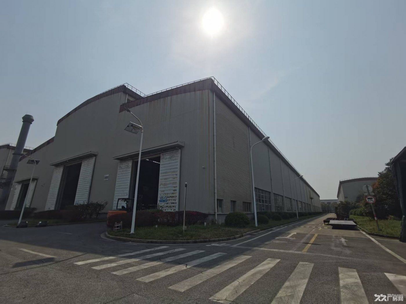 奉贤金汇镇近2万平重型高标准厂房首次出租