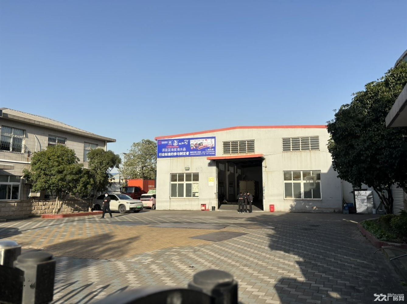 房东出租:独门独院600平的厂房无立柱加工木制品仓储均可 可办环评 - 2
