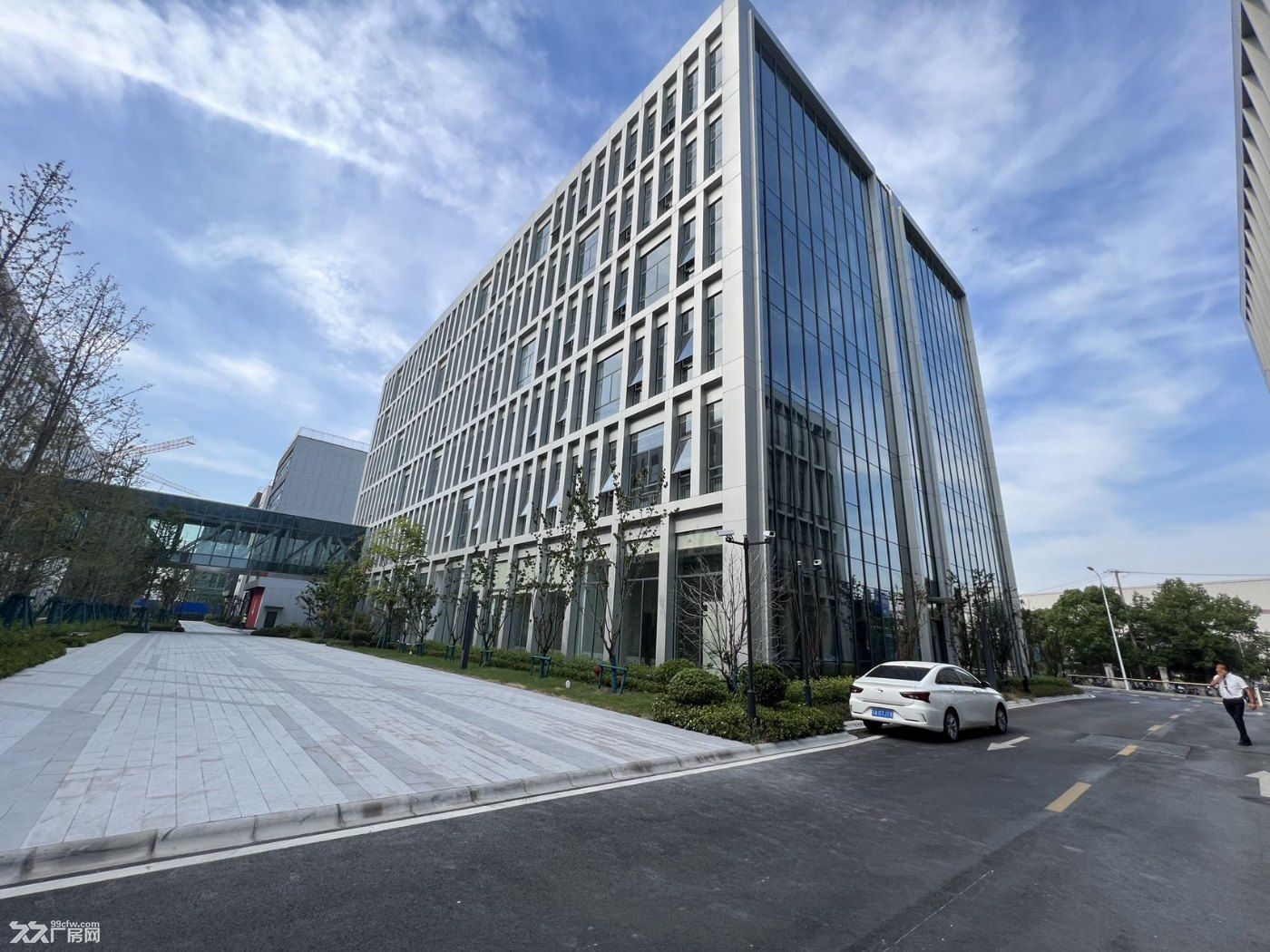 闵行科技园34万方盛大招租 开发商直租 特价1.38/平 - 2