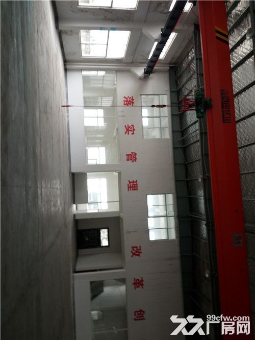 秣陵1400平厂房仓库出租,高10米,有四个大门 外场地大,可做物流,仓库等行业