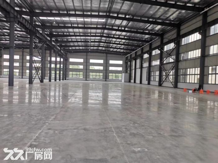 单层厂房2200平出租，高10米，500平起租，有行车，地铁口，场地大，适合物流