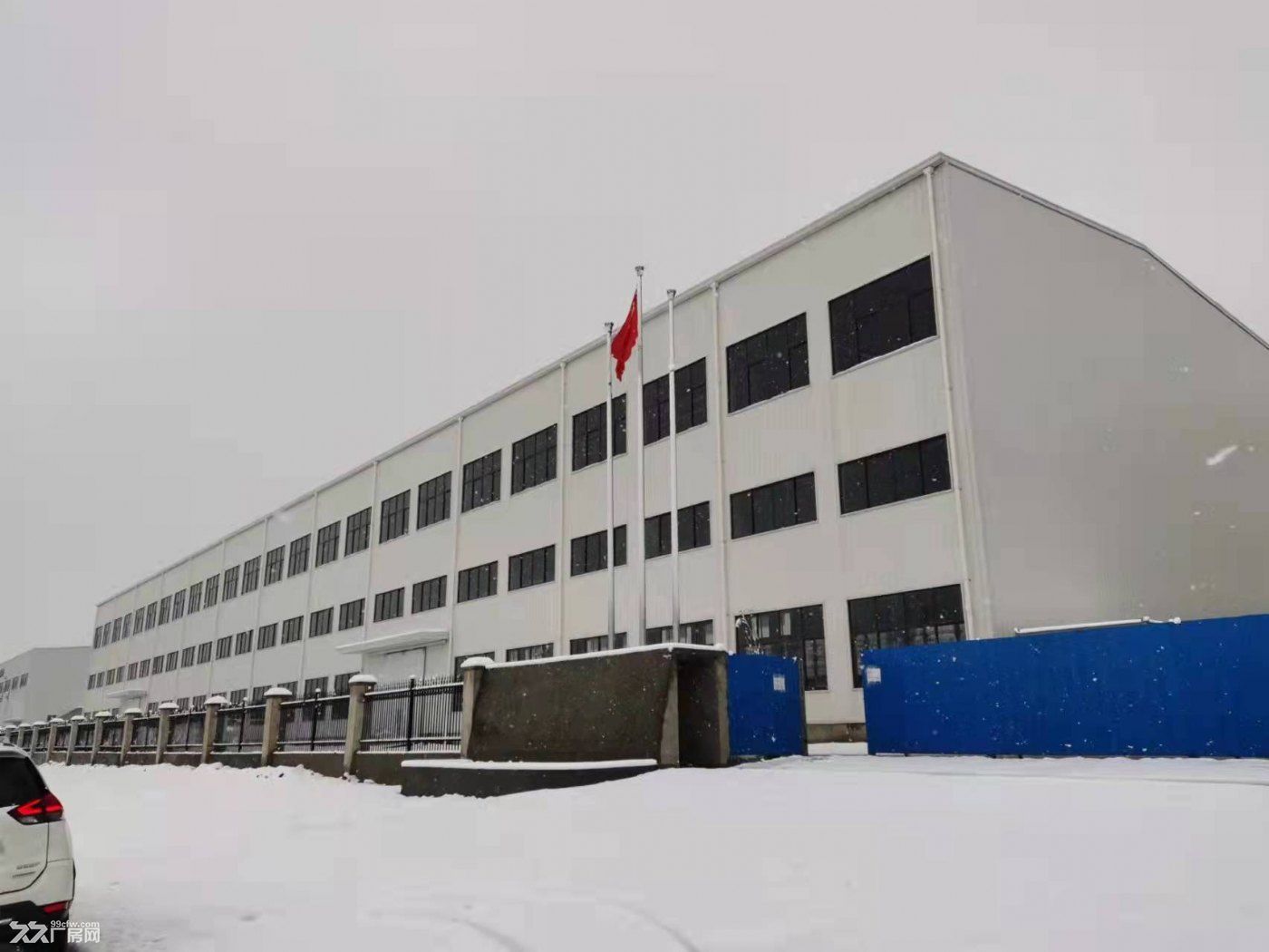 东西湖全新钢构厂房三栋,办公楼一栋