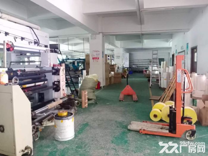 凤岗靠近塘厦新出独院3000平出租,一楼5.5米高,可办环评 - 3