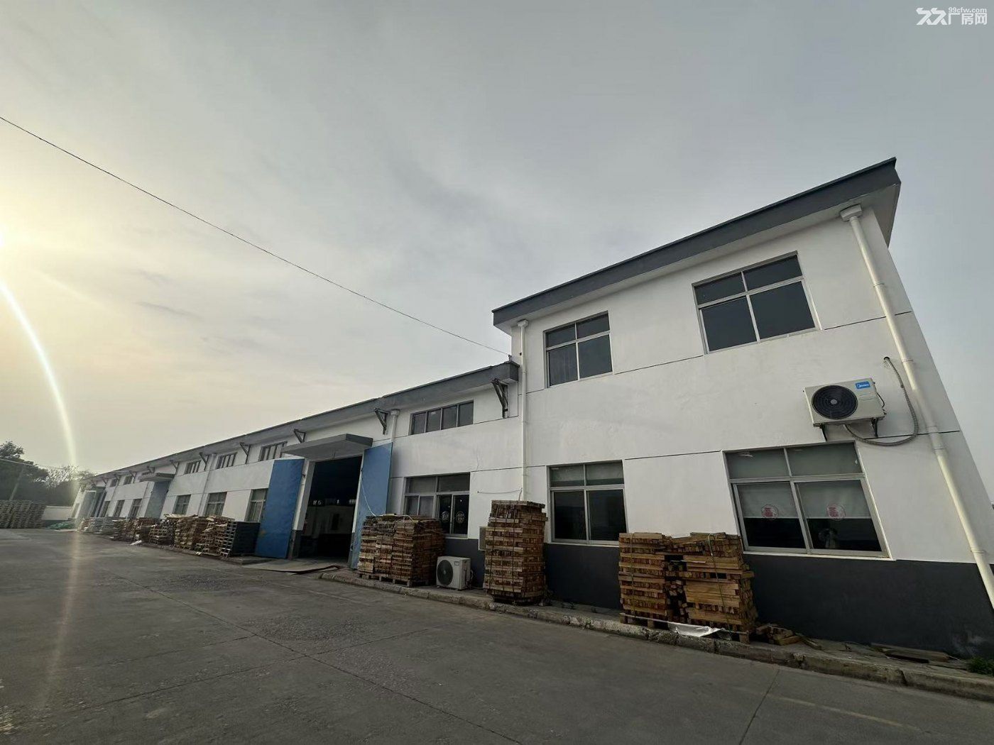 独门独院、两间一层车间以及两层高办公楼,基础设施完善,可立即投产 - 2