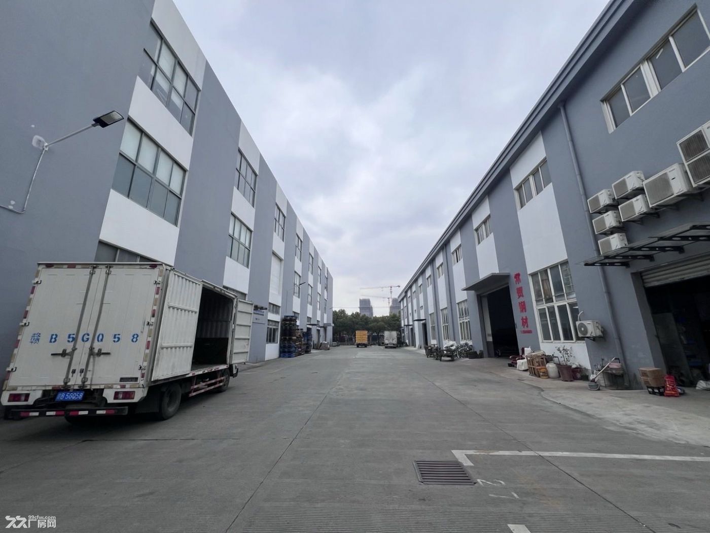 梅陇双柏路景洪路一楼270平460平，二楼85起租，价格便宜