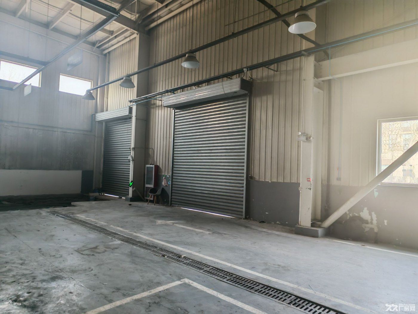 空港一楼单层10米带精装修办公，可生产研发展厅仓储等3个货门 - 4