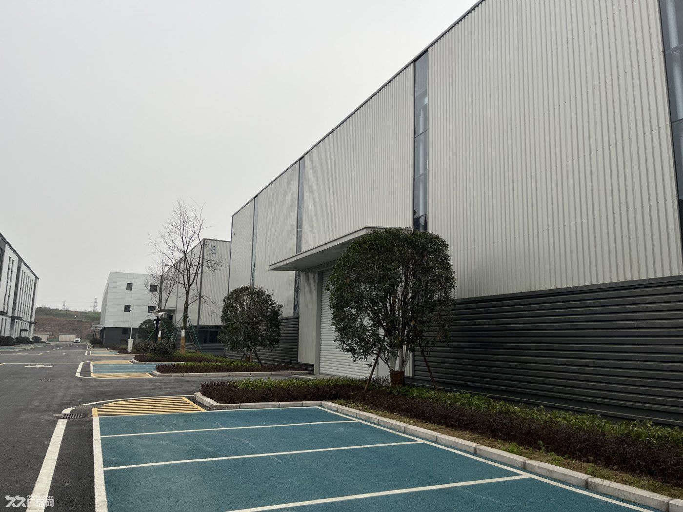 重庆主城12米层高单层钢构厂房现房租售,动力电充足,位置优越,交通便利,招工方便 - 5