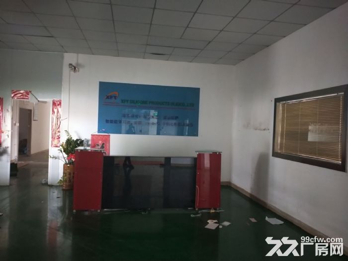 凤岗天堂围西旺楼上厂房出租2200平 毛刷 包装硅胶电子组装 - 3