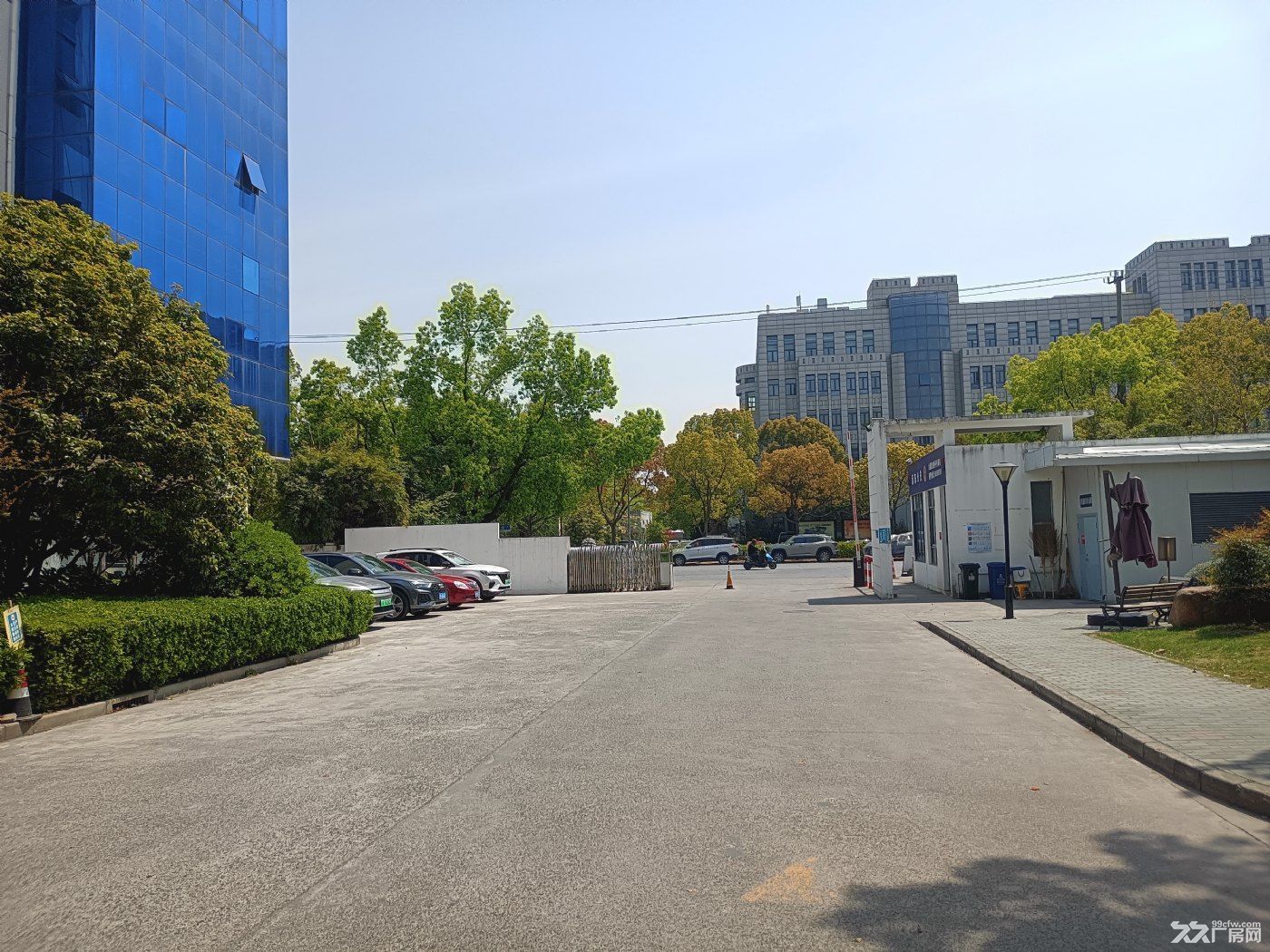 川沙104板块、手续齐全可环评、可注册、花园式工厂原房东出租 - 3