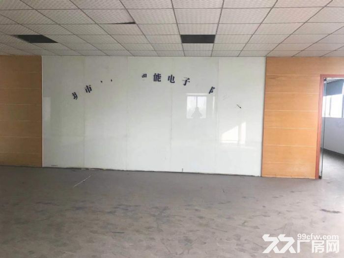 福永107国道边新出整层1500平厂房出租,带办公装修,前台大气