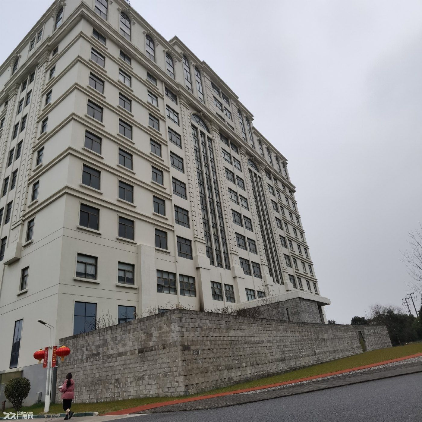 园区出租(2栋，10层生产办公，3层办公宿舍)