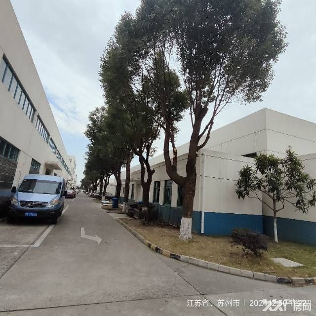 珠江路嵩山路交叉口，3号轻轨长亭站，4楼580厂房