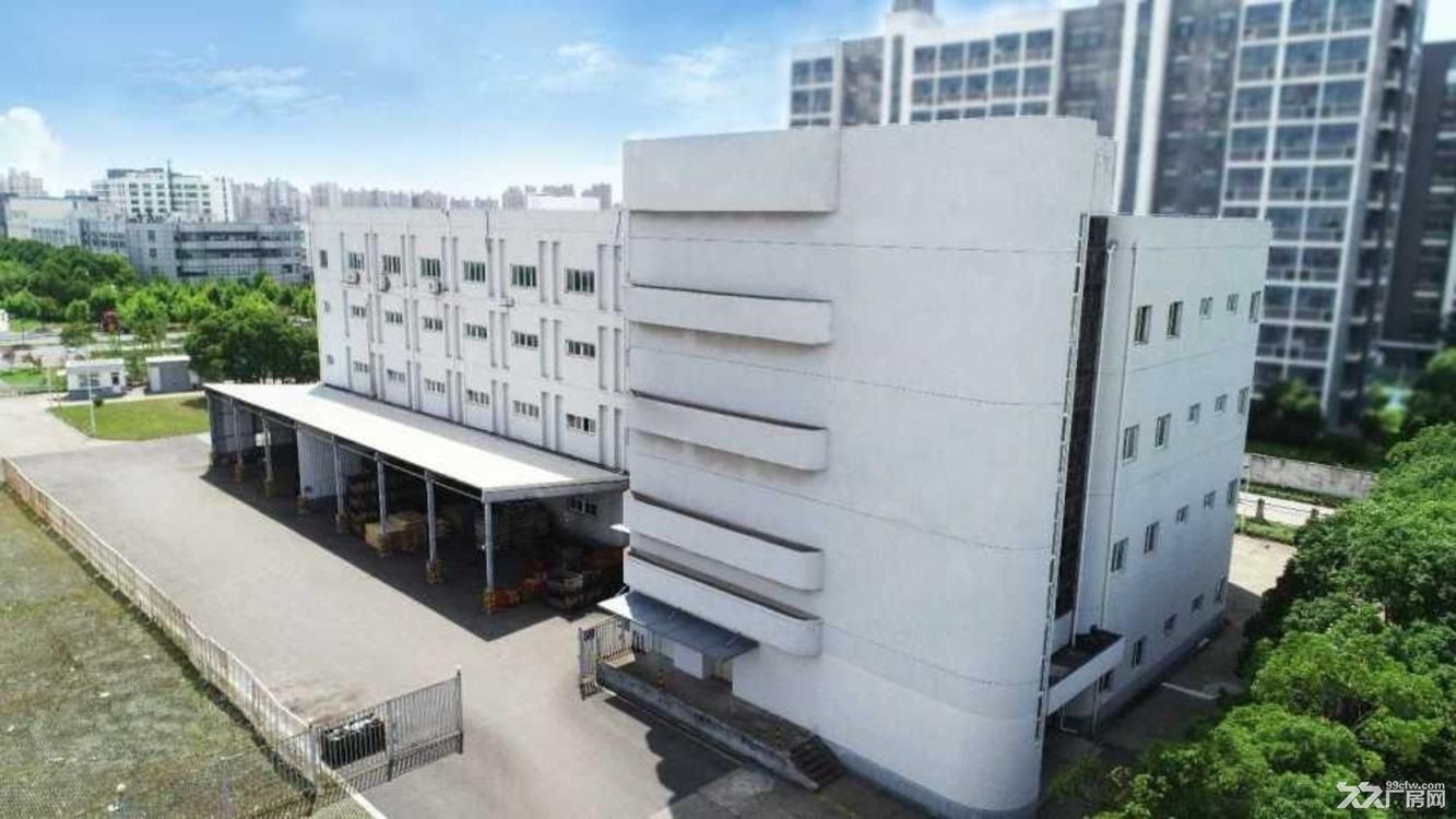 华东路1400号厂房出租 浦东104板块 周转场地大 - 2