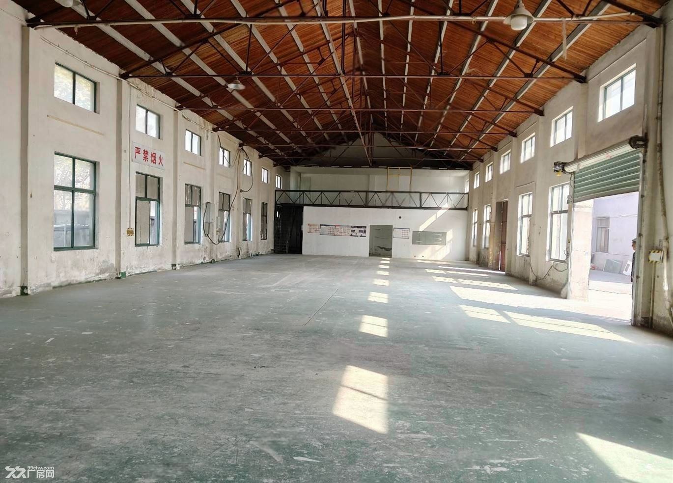 房东直租:白鹤工业区独栋550平,配有办公,场地免费棚子使用,停车免费 - 3
