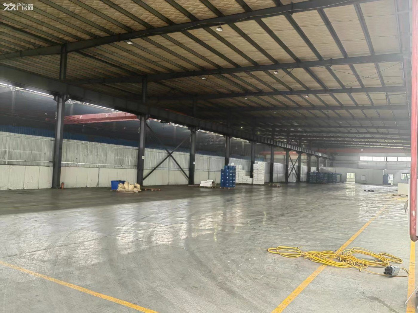 璧山区青杠工业园民生酒店对面标准厂房仓库出租带行车