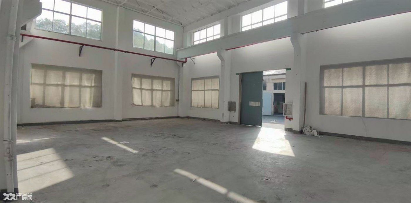 物业招租：华新纪鹤公路285平一楼高度10米  仓库  加工  不锈钢