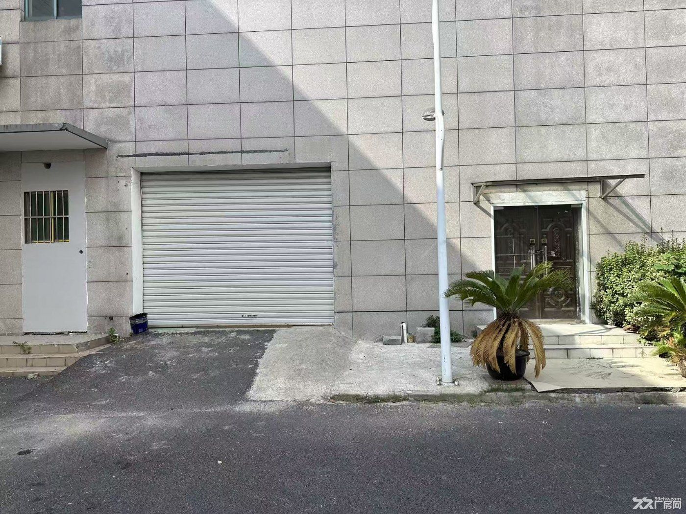 厂房出租,环境优美,交通便利,靠近崧泽大道,自有厂房