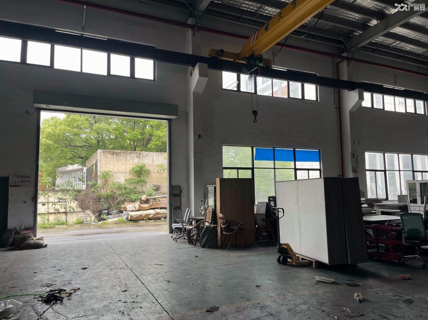 出租昆山花桥标准工业厂房，高度 9 米有行车，门55 - 3
