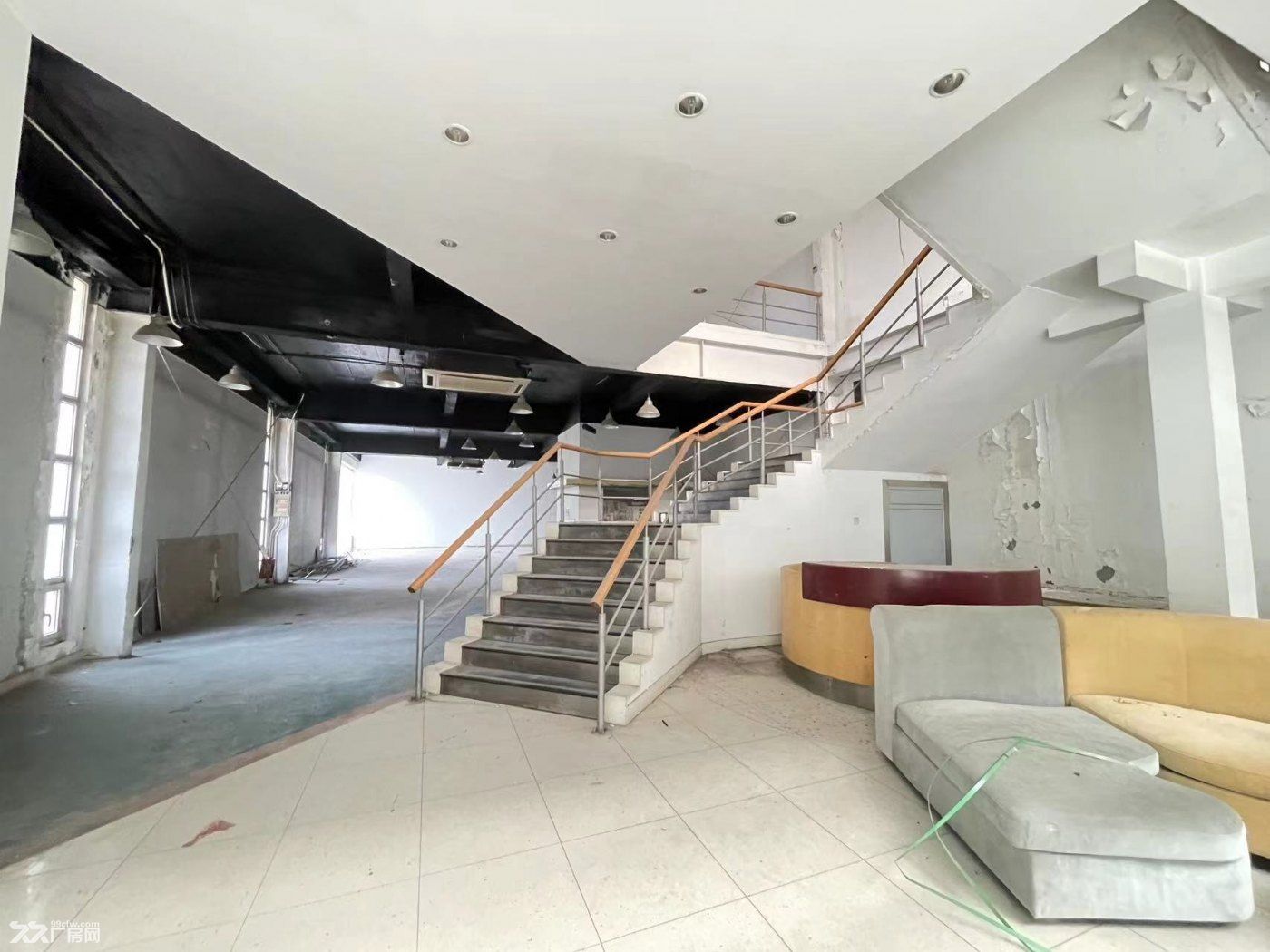 大兴独栋库房3000平米临街办公宿舍