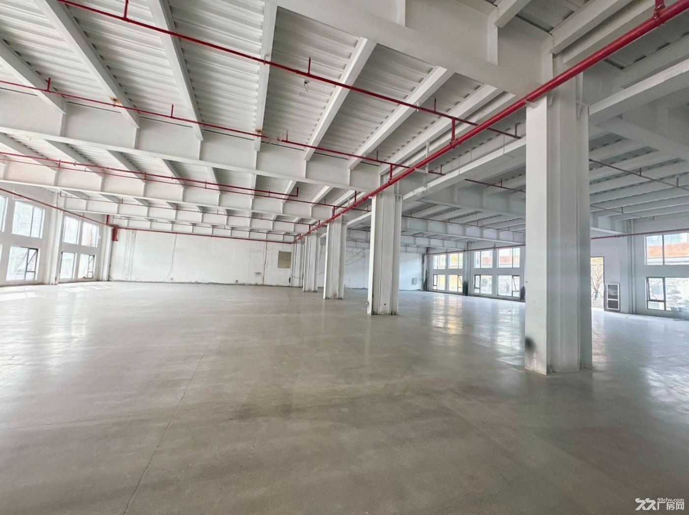 免;:曹安公路路边 2千平可做展示面,可分割,适合展厅汽车4s店 - 5