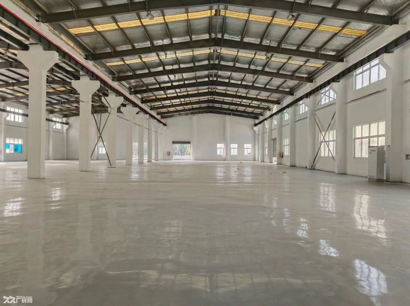 房东直租:曹安公路独栋1200平可分割配套行车无公摊配套办公 场地超大 - 3