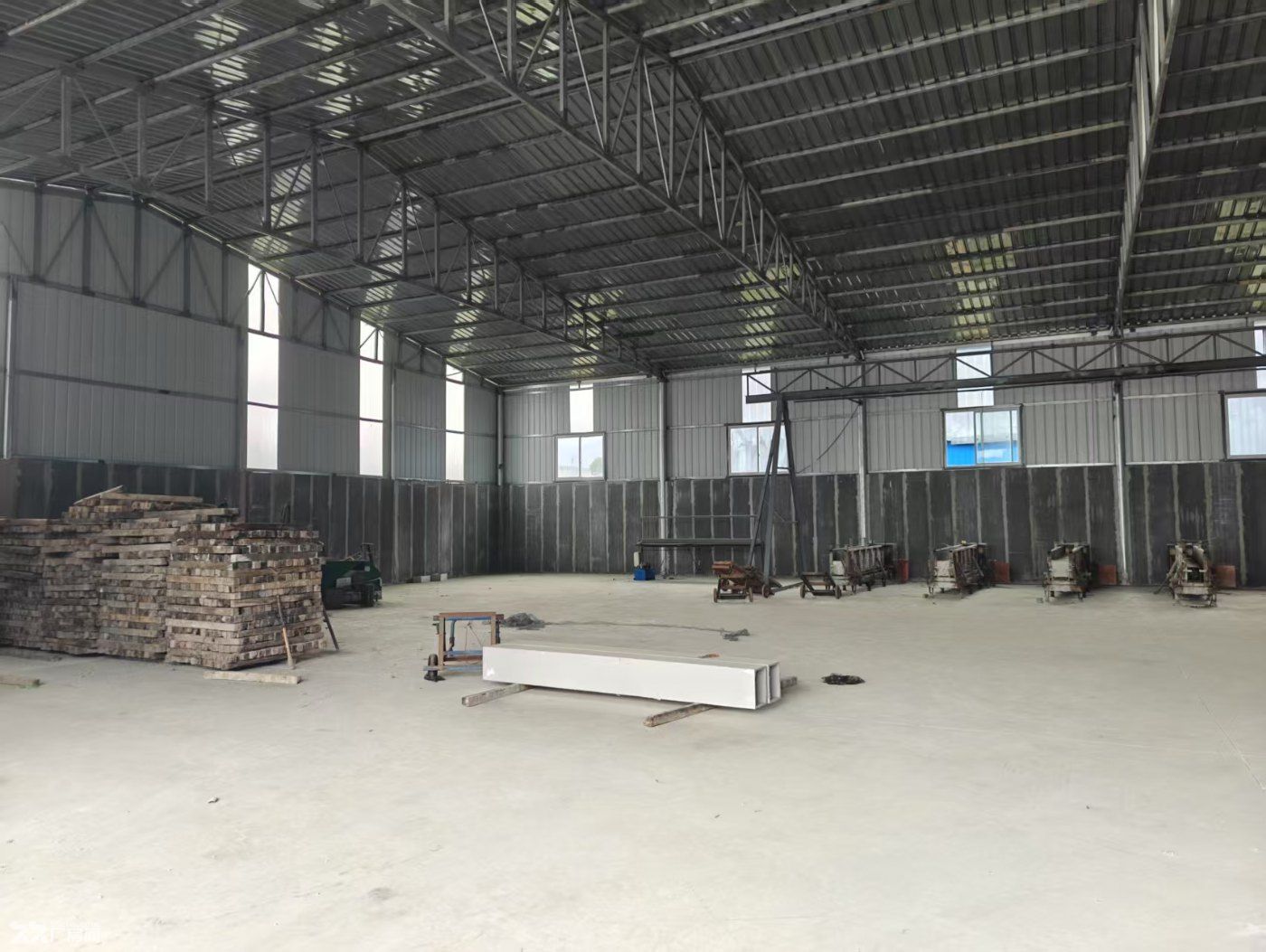 标准厂房,带全硬化空地以及独立办公室和宿舍 - 7