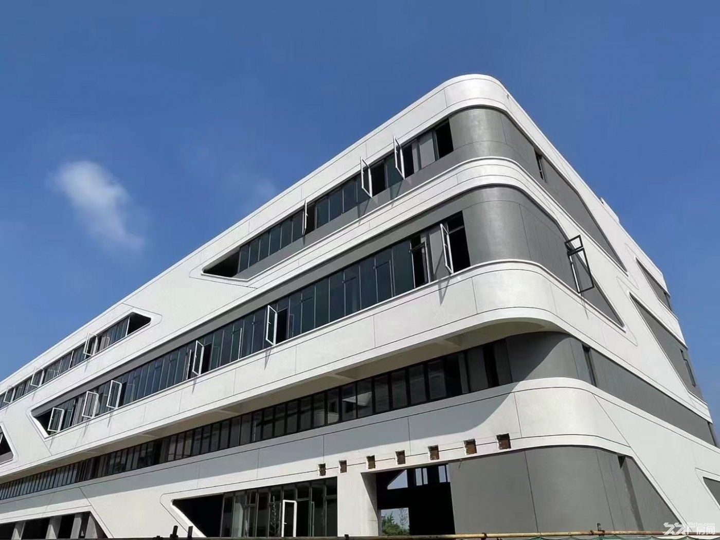 青岛高新区火炬路---3层厂房出租出售 - 2