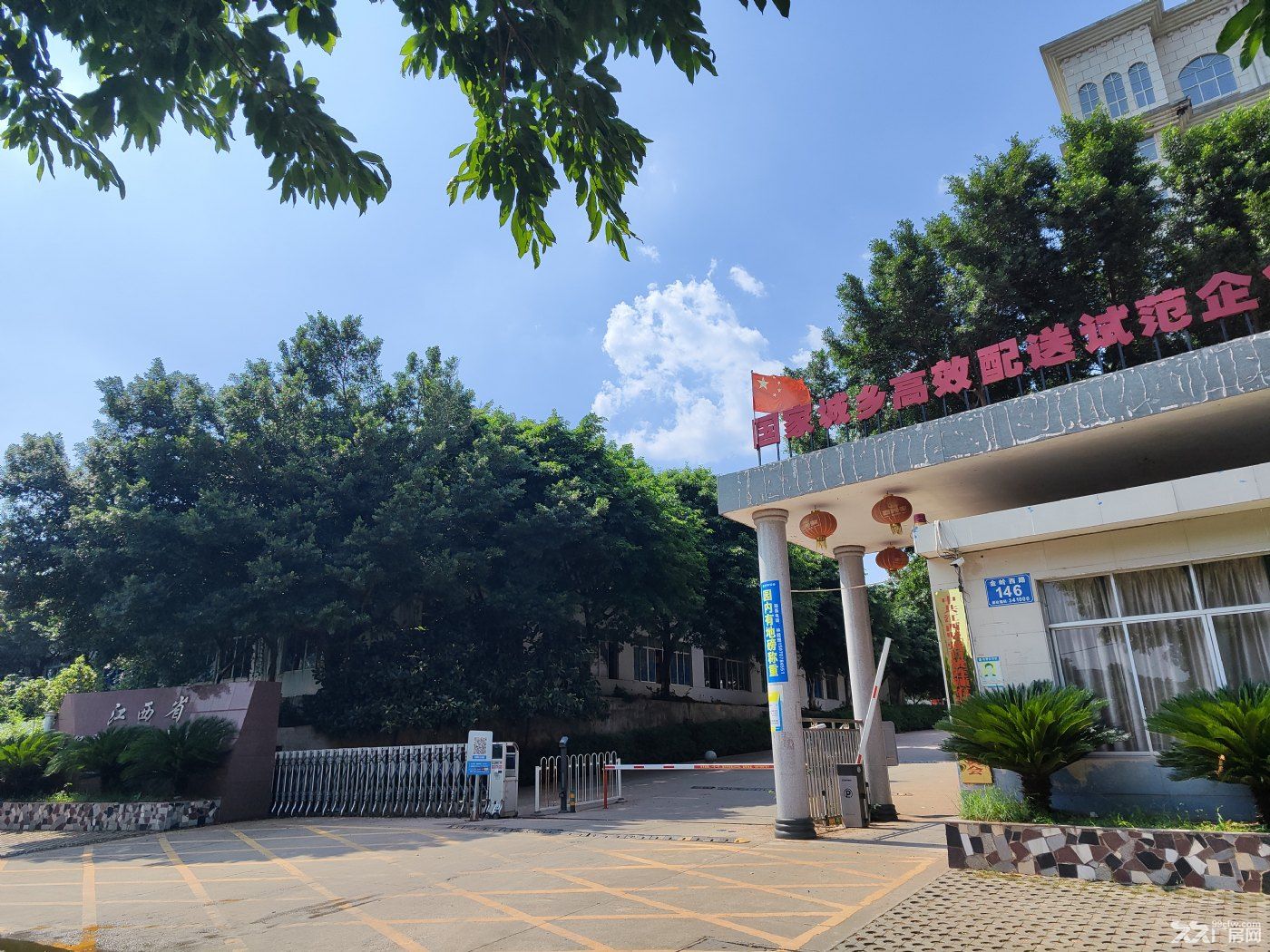 开发区1200平钢构厂房带喷淋头门口有空地方便卸货 - 8